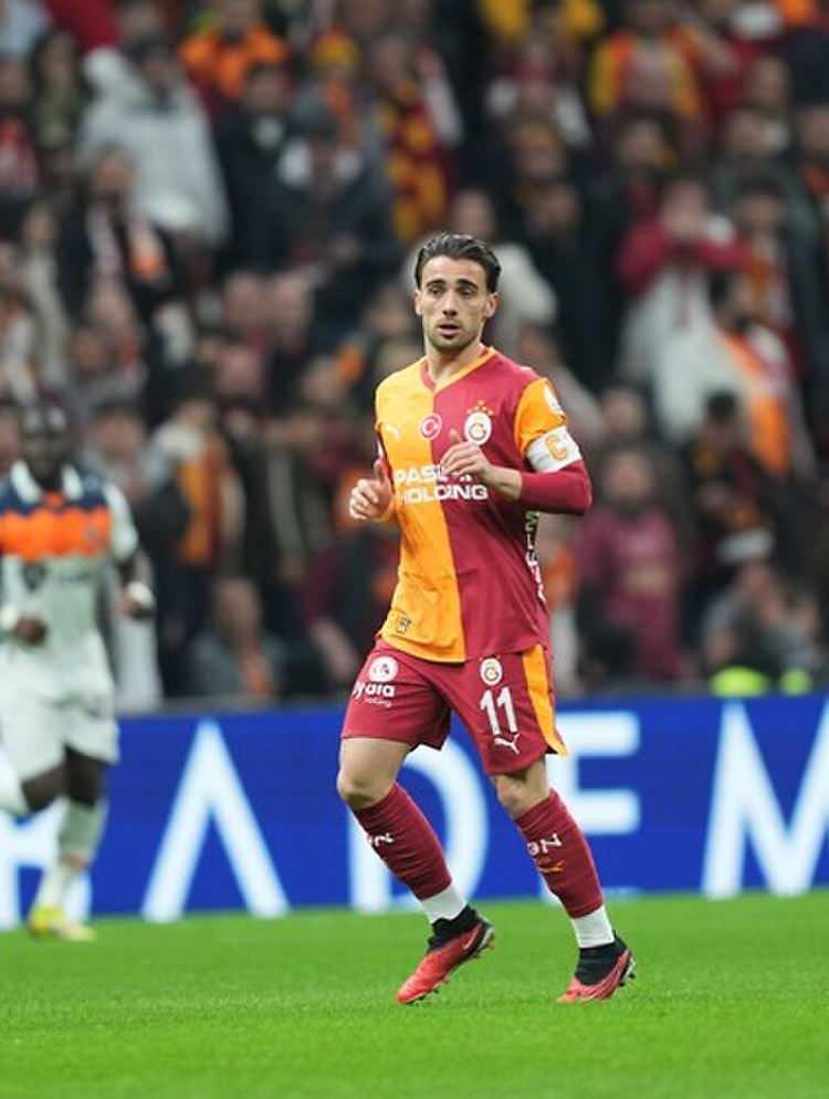 <p>Yunus Akg&uuml;n - Galatasaray<br />
<br />
5 gol</p>
