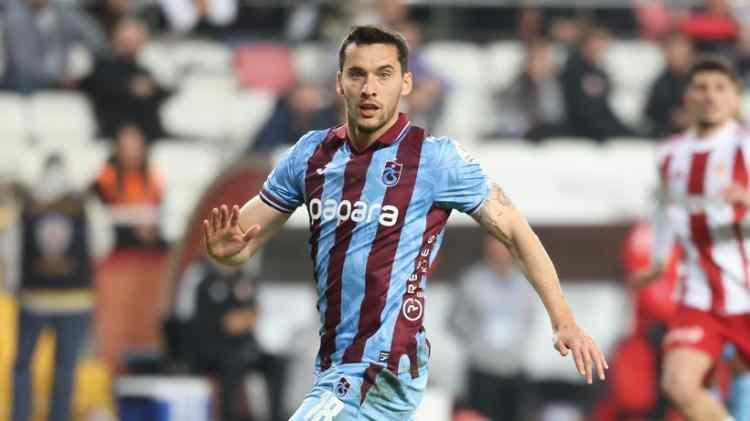 <p>Umut Nayir - Trabzonspor (Konyaspor)</p>

<p>8 gol</p>
