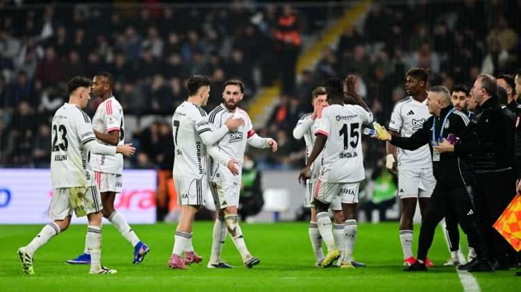 <p>Her iki takım da oynadıkları her tur i&ccedil;in 175'er bin avro ve Konferans Ligi play-off turunda elenmeleri sebebiyle 750'şer bin avroluk teselli &ouml;d&uuml;l&uuml;yle sezonu tamamladı.</p>
