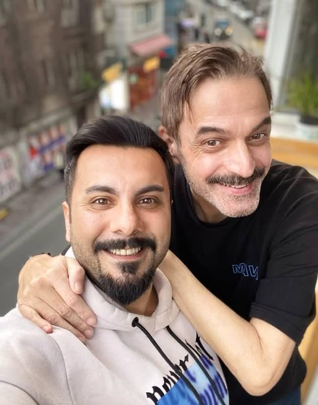 <p><strong>Karaciğer bağışında bulunan Salih Kıvırcık'ın sayesinde yeniden nefes aldığını s&ouml;yleyen &Ouml;zkan, <span style="color:#B22222">"Hayatımda her daim kardeşim olarak kalacak"</span> dedi.</strong></p>
