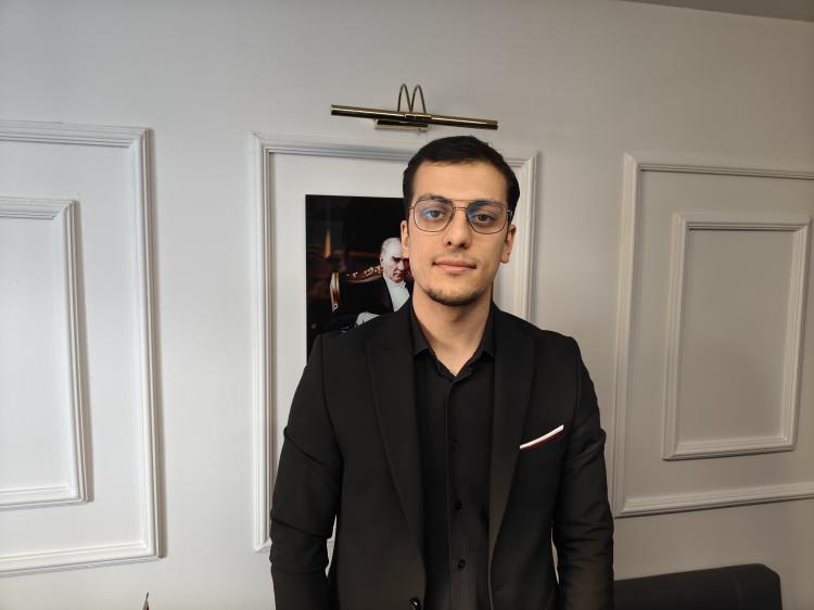 <p>İmamoğlu, vatandaşların bu t&uuml;r durumlarda ilamsız icra takibi başlatmasının &ouml;n&uuml;n&uuml;n a&ccedil;ık olduğunu s&ouml;yleyerek, konuşmasını ş&ouml;yle s&uuml;rd&uuml;rd&uuml;:&nbsp;</p>
