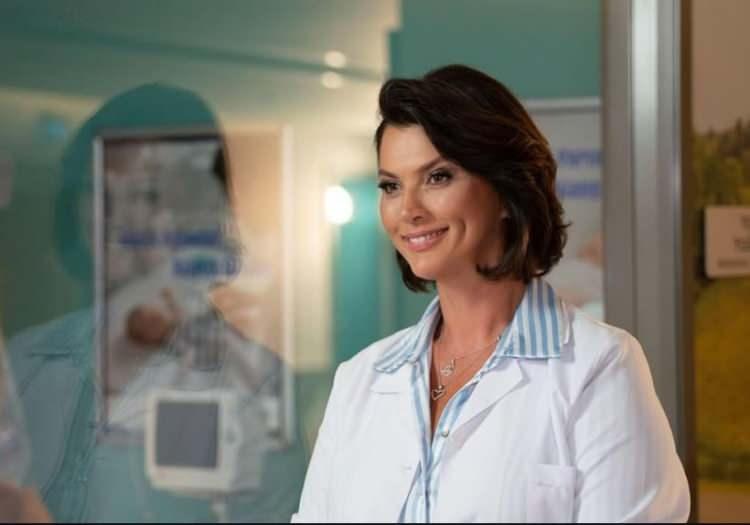 <p><strong>"Keşke Hi&ccedil; B&uuml;y&uuml;meseydik", "Ekmek Teknesi", "Doksanlar" ve bir&ccedil;ok başarılı projeyle hafızalara kazınan &uuml;nl&uuml; oyuncu A&ccedil;elya Akkoyun, ge&ccedil;tiğimiz g&uuml;nlerde bir YouTube programına konuk oldu.</strong></p>
