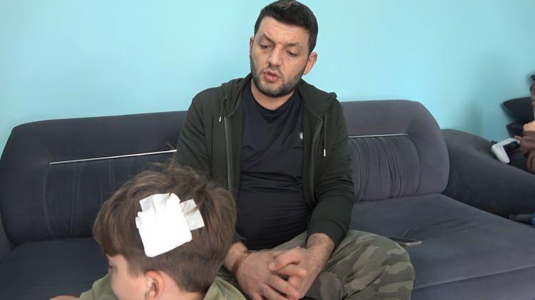 <p><span style="color:#A52A2A"><strong>"&Ccedil;OCUK TAŞ ATANI G&Ouml;RMEMİŞ"</strong></span></p>

<p>&nbsp;</p>

<p>Baca, baskı altında yaşadıklarını belirterek, <strong><em>"Baskı i&ccedil;erisinde burada yaşamaya &ccedil;alışıyoruz maalesef. Burada yetkililere tekrar &ccedil;ağrıda bulunuyorum. Allah rızası i&ccedil;in burada d&ouml;rt &ccedil;ocuk, eşim ve ben yaşamaya &ccedil;alışıyoruz. Biz de bu &uuml;lkenin vatandaşıyız. Biz &ccedil;ıkıp şov yapma meraklısı da değiliz. &Ouml;yle bir şey peşinde de değiliz. Ben de bir babayım. D&ouml;rt &ccedil;ocuğum var. Ben burada ailemle huzur i&ccedil;erisinde yaşamak istiyorum. Başka bir beklentimiz, bir isteğimiz yok .</em></strong></p>

<p>&nbsp;</p>

<p><strong><em>Taş atılma olayında da ben yine evdeydim. Olayı ger&ccedil;ekten g&ouml;rmedim. Akşam iftara yakın 2 saat kala uyandığımda eşim s&ouml;yledi. Jandarma gelmişti zaten. Jandarmaya biz akşam gittik ifade verdik. Tutanak tuttular. Olayı da g&ouml;rmedim. &Ccedil;ocuk da taş atanı g&ouml;rmemiş." </em></strong>dedi.</p>
