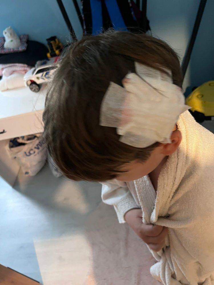 <p><span style="color:#A52A2A"><strong>EVİNİ SATILIĞA&nbsp; &Ccedil;IKARDI&nbsp;</strong></span></p>

<p>&nbsp;</p>

<p><strong><em>"Biz iş yerimize giderken yukarıdaki Servet E.nin hanımı oradan biz giderken, arabamızdan giderken, sokaktan ayrılırken videomuzu &ccedil;ekiyor. Daha &ouml;nce babam Erhan Baca da buraya geldiğinde biz jandarma kolluk burada beklerken babamın arabasını, benim arabamı burada başka şahıslara g&ouml;steriyor. Yani biz ne yapacağımızı şaşırmış durumdayız. Evimi satılığa &ccedil;ıkarttım. Şu an ilanda. 2 milyon 800'den 2 milyon 500'e d&uuml;ş&uuml;rd&uuml;m. 2 milyon da verseler burayı satıp gideceğim, terk edeceğim.</em></strong></p>
