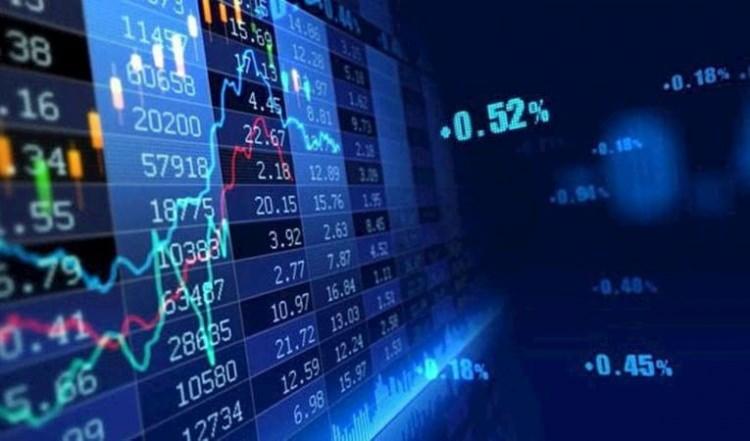 <p><span style="color:#B22222"><strong>DEĞERLİ MADENLERDE HAREKETLİLİK VAR!</strong></span></p>

<p>&nbsp;</p>

<p>Mart 2026 itibarıyla k&uuml;resel emtia piyasaları, ABD ve İran arasındaki askeri gerilimin etkisiyle olduk&ccedil;a hareketli ve "&ccedil;ift y&ouml;nl&uuml;" bir seyir izliyor. Savaşın ilk g&uuml;nlerinde jeopolitik riskle şahlanan fiyatlar, Mart ayının ortasından itibaren enflasyon ve faiz baskısıyla farklı bir rotaya girdi.</p>
