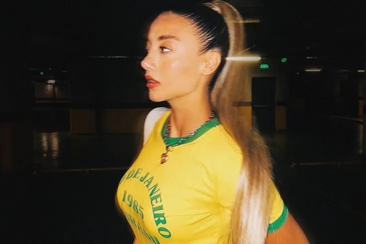 <p><strong><span style="color:rgb(178, 34, 34)">'TETİĞİ &Ccedil;EKTİM AMA SİLAH PATLAMADI, SİLAH BOŞTU'</span></strong></p>

<p>Kalaycıoğlu <em><strong>"Bir nevi korktuğumun başına geldiğinden sakındım. Halen kimin yaralandığını g&ouml;rmedim. Kendimce duyduğum silah sesi ve &uuml;zerine işittiğim &ccedil;ığlık sesine rağmen kimse vurulmamış olabilir diye de d&uuml;ş&uuml;nd&uuml;m, şok ge&ccedil;iriyordum, &ccedil;ığlık &ccedil;ığlığa Kubilay ve Vahap'ın aracına gitmeye &ccedil;alışırken Alaattin de şoka girmişti, beni VIP aracın i&ccedil;ine koydu. O esnada VIP ara&ccedil;ta bulunan Mustafa Rece ve H&uuml;seyin Can Avcı da olayın şokuyla ne yapacaklarını şaşırdılar. Kimse b&ouml;yle bir olayın olmasını tahmin etmedi.</strong></em></p>

<p><em><strong>Mustafa abi şof&ouml;r koltuğundaydı. Araca bindik ve kapı kapandı, Alaattin tabancasını arka kapıdan girişte sağdaki koltuğa bıraktı. Beraberimizdeki H&uuml;seyin abi de muhtemelen diğer aracın direksiyonuna ge&ccedil;ti. Ben i&ccedil;inde bulunduğumuz ara&ccedil;ta tabancayı g&ouml;r&uuml;nce elime aldım. Olayın şoku ve birine bir şey olduğu vicdanıyla kendi kalbime doğrulttum. Tetiği &ccedil;ektim ama silah patlamadı, silah boştu. &Ccedil;&uuml;nk&uuml; o olayda zarar g&ouml;rmesi muhtemel her bir kimse benim i&ccedil;in kıymetliydi, eski arkadaşım ve yanında kardeşim dediğim kişi dahil. Alaattin bana şokun etkisiyle 'Sen ne yapıyorsun' diyerek silahı elimden aldı. Ve şokun etkisiyle &ouml;ndeki Mustafa Rece ye abi ben sadece konuşacaktım, bu silah patlamayacaktı diye anlatarak ağlamaya başladı. Ne yapacağını şaşırdı. Ben o sırada yerde sa&ccedil;larımı &ccedil;eker bir şekilde yatıyordum. Alaattin beni yerden kaldırarak 'Yanlışlıkla oldu, kendine gel l&uuml;tfen ben hi&ccedil; iyi değilim, yanlışlıkla oldu' dedi. Ben halen kime ne oldu bilmiyordum "</strong></em>dedi.&nbsp;</p>
