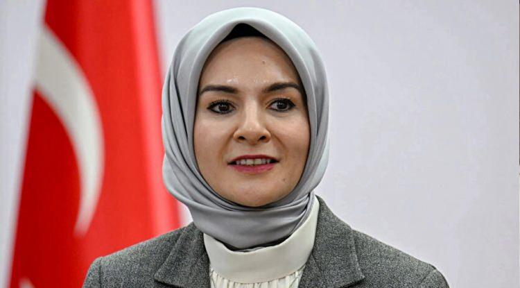 Kadınlar 'iş mi aile mi' ikileminde kalmayacak! Bakan G&ouml;ktaş'tan m&uuml;jdeli haber!