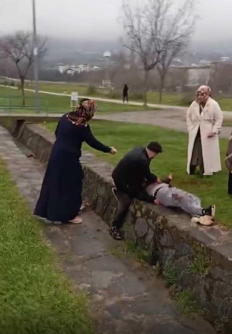 <p>Olay, merkez Yıldırım il&ccedil;esi Karapınar Mahallesi'nde meydana geldi.&nbsp;</p>
