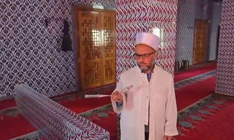<p>Bekir A. (40) isimli ş&uuml;phelinin zarar verdiği camilerdeki zarar cami imamları tarafından g&ouml;r&uuml;nt&uuml;lendi.&nbsp;</p>
