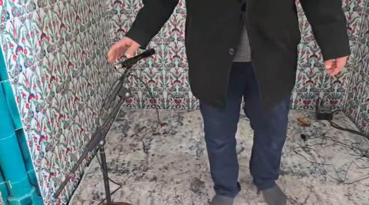 <p>Ş&uuml;phelinin camilere zarar verdiği anlar, g&uuml;venlik kamerasına yansırken yakalanan Bekir A.'nın Antalya'da tutuklu bulunduğu cezaevinden bayram izni i&ccedil;in &ccedil;ıktığı ve Bursa'ya geldiği &ouml;ğrenildi.</p>
