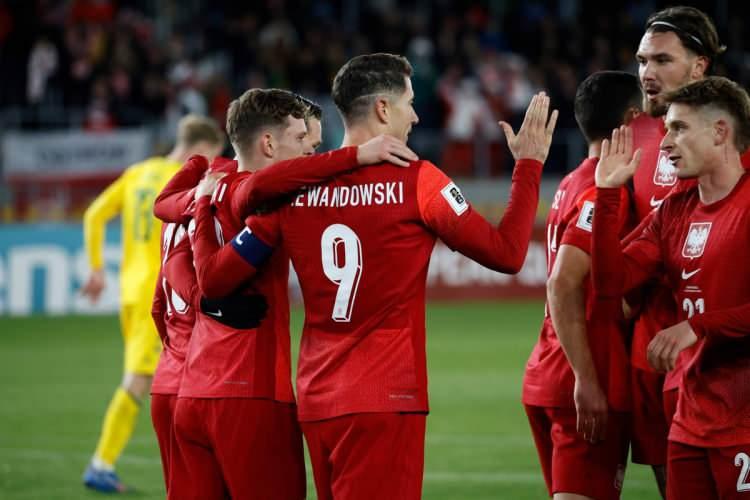 <p>6- Polonya | 215 milyon euro</p>
