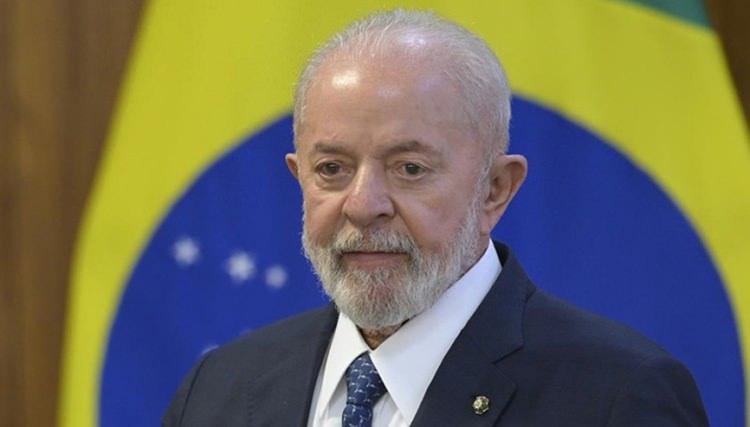 <p><strong><span style="color:#B22222">LULA DA SİLVA&nbsp;</span> |&nbsp; Brezilya Devlet Başkanı</strong></p>

<p>&nbsp;</p>

<p>Latin Amerika&rsquo;nın en b&uuml;y&uuml;k n&uuml;fusu ve ekonomisi ile b&ouml;lgesel liderlik sağlar.</p>
