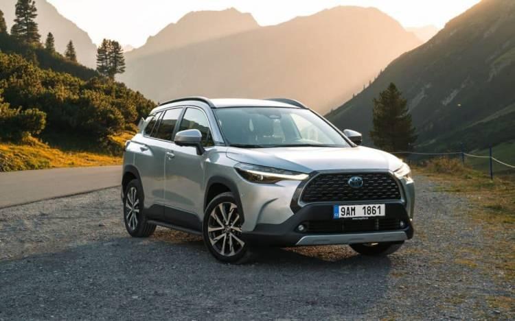 <p>Tam hibrit ara&ccedil;lar şehir i&ccedil;inde daha az yakıt harcıyor. Tam hibrit bir ara&ccedil; ortalama olarak 4,5 litre benzin t&uuml;ketiyor, bu da 100 kilometrede 281 lira sarfiyat ortaya &ccedil;ıkarıyor, kilometre başına da 2,81 lira yakıt t&uuml;ketmiş oluyor.</p>
