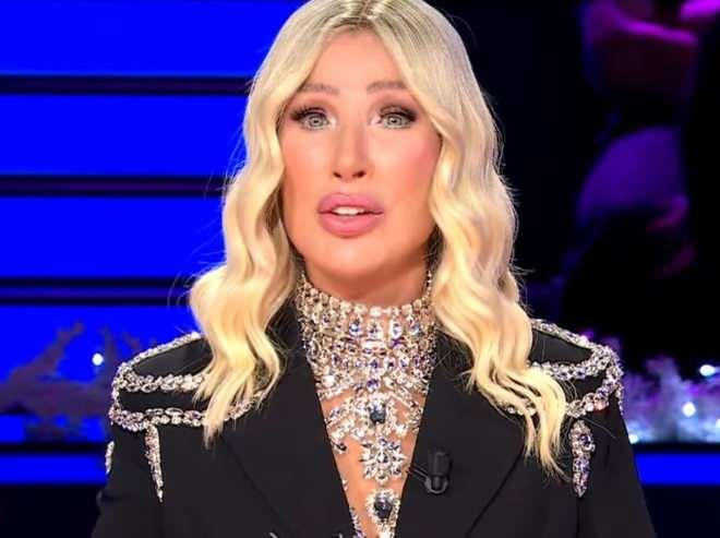 <p>SEDA SAYAN</p>

<p>Seda Sayan, geçmişte büyük bir kavga yaşadığı ünlü yapımcı hakkında konuştu.</p>
