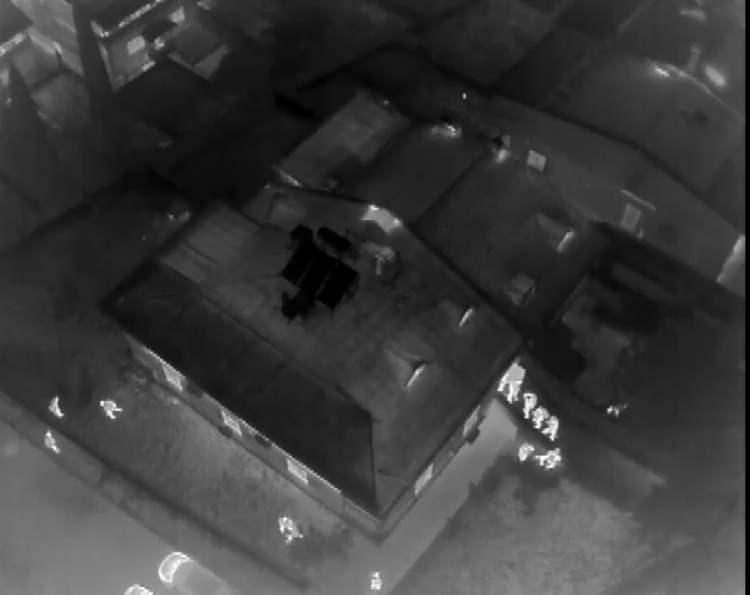 <p><span style="color:#A52A2A"><strong>&Ouml;LD&Uuml;KLERİ TESPİT EDİLDİ</strong></span></p>

<p>&nbsp;</p>

<p>Sağlık ekiplerinin yaptığı kontrolde iki kişinin hayatını kaybettiği belirlendi.</p>

<p>&nbsp;</p>

<p>Yapılan incelemede hayatını kaybedenlerin <strong><em>Mehmet Eren Karamanlar (36) ile Fevzi Kılı&ccedil; (33) olduğu tespit edildi.</em></strong></p>
