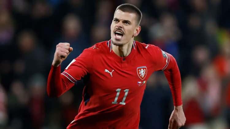 <p>* &Ccedil;ekya - Danimarka</p>
