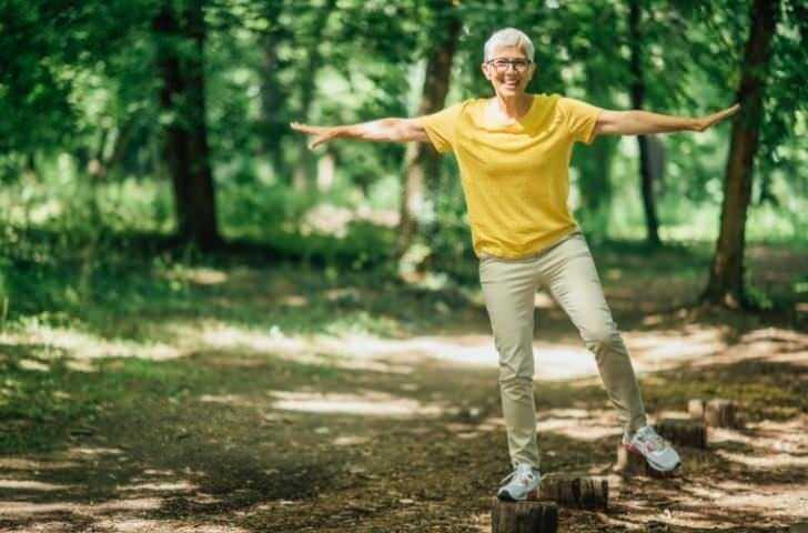 <p><strong>Yapılan &ccedil;alışmalarda 65 yaş &uuml;zeri katılımcının bu pozisyonda 2 saniyeden uzun s&uuml;re kalmakta zorlandığı belirlendi.</strong></p>
