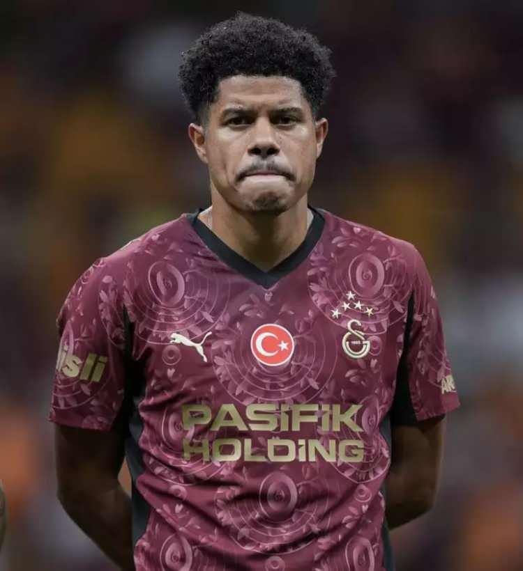 <p>Sara ile ilgili d&uuml;n de&nbsp;<strong>Teamtalk'ta</strong> 5 Premier Lig takımının Sambacı futbolcuya talip olduğu belirtilmişti.</p>
