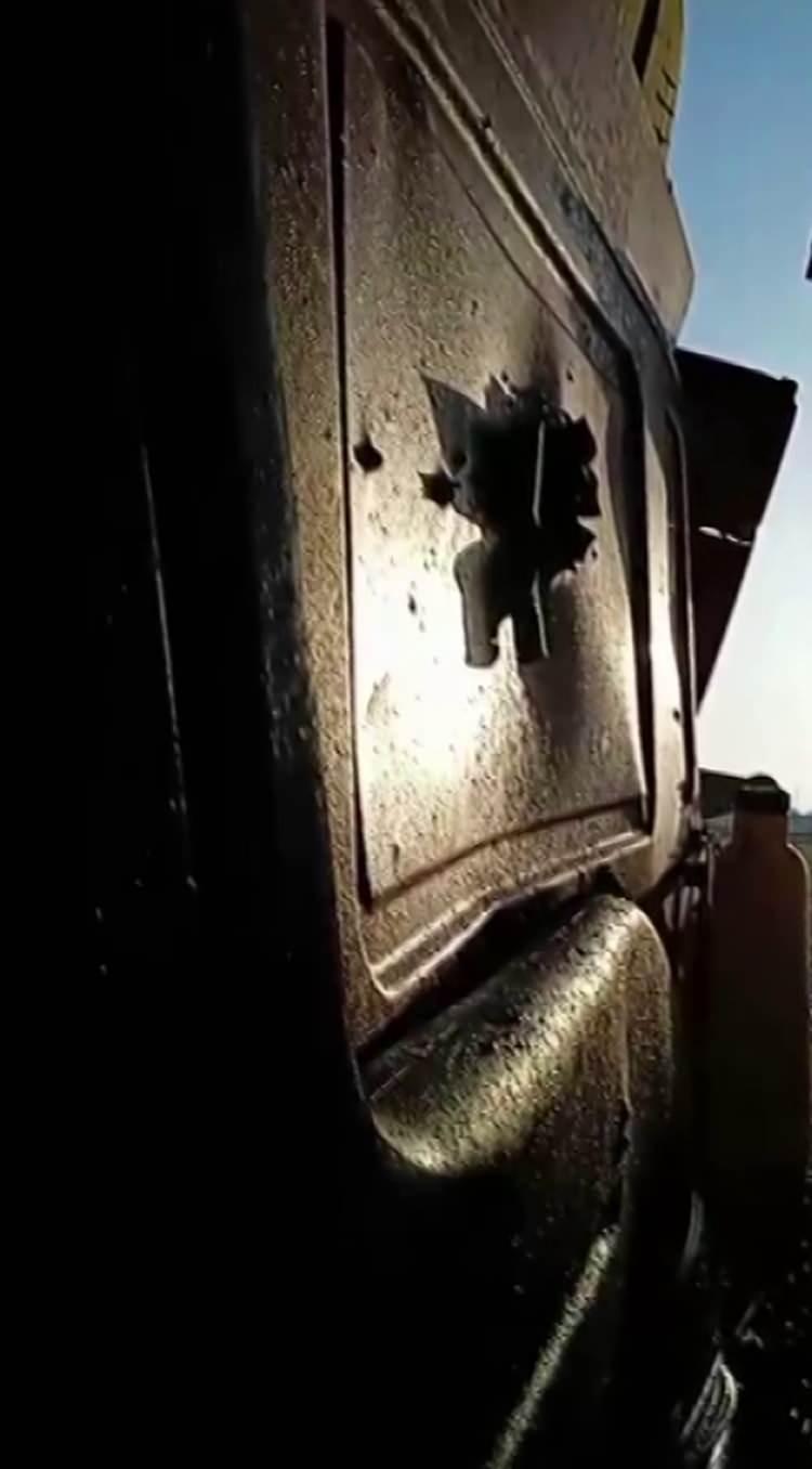 <p>Evladının hayallerini anlatan anne Hayriye Fırat ise, şunları s&ouml;yledi:&nbsp;</p>

<p>&nbsp;</p>

<p><strong><em>"Ge&ccedil;en yıl &ccedil;ok iyi bir bayramdı ama bu bayramda yanımda yok. Evime, y&uuml;reğime ateş d&uuml;şt&uuml; ve &ccedil;ok k&ouml;t&uuml; bir duygu. Nasıl anlatacağımı ben de bilmiyorum. Oğlum &ccedil;ok iyi ve merhametli biriydi. B&ouml;yle akraba ziyaretlerini &ccedil;ok severdi. O kendi kendini yetiştirdi. Ben ondan razıyım, Rabbim ondan da razı olsun inşallah. Bir hayali vardı. Borcunu bitirdikten sonra beni umreye g&ouml;t&uuml;recekti bu yaz sonu. Beraber gidecektik. Hayalleri daha sonra evlenecekti, yuva kuracaktı. Kardeşlerine g&uuml;zel bir gelecek sağlayacaktı. Hep kardeşlerini, bizi d&uuml;ş&uuml;n&uuml;yordu.</em></strong></p>
