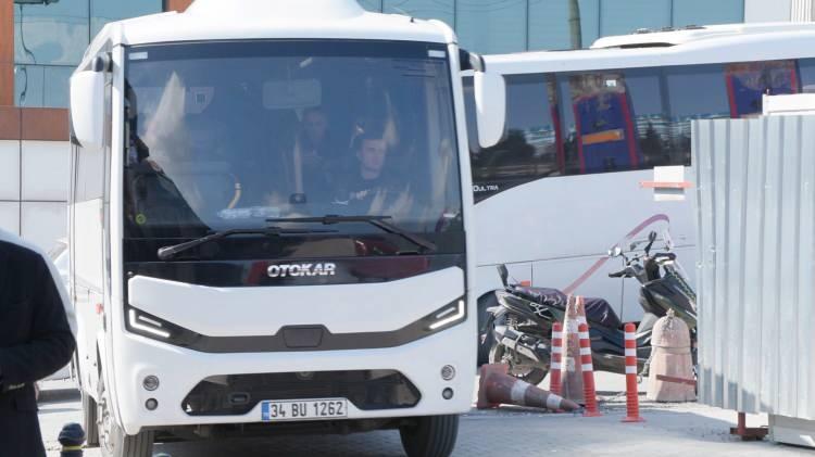 <p>İstanbul Cumhuriyet Başsavcılığından yapılan a&ccedil;ıklamada, toplumun genel ahlakının, toplum yapısının ve aile d&uuml;zeninin korunması amacıyla ilgililer hakkında soruşturma başlatıldığı belirtildi. Bu kapsamda yapılan &ccedil;alışmalar sonucunda aralarında &uuml;nl&uuml; isimlerin de bulunduğu 16 ş&uuml;pheli hakkında g&ouml;zaltı kararı verildi.</p>
