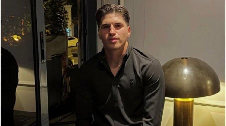 <p><strong>Kars 36 Spor'da forma giyen hen&uuml;z 20 yaşındaki gen&ccedil; futbolcu <span style="color:#FF0000">Kaan Kubilay Kundak&ccedil;ı</span> ge&ccedil;tiğimiz hafta seyir halindeki aracının i&ccedil;inde uğradığı silahlı saldırı sonucu hayatını kaybetmişti.</strong></p>
