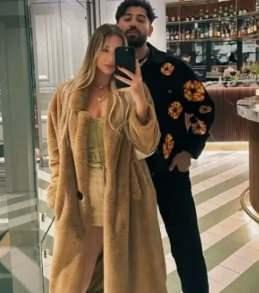 <p><span style="color:#FF0000"><strong>PEŞ PEŞE ATEŞ A&Ccedil;ILDI</strong></span></p>

<p><strong>İkilinin barışma detaylarını g&ouml;r&uuml;şmek &uuml;zere &Uuml;mraniye Tatlısu Mahallesi'ndeki adreste ara&ccedil; i&ccedil;inde bekledikleri sırada, yanlarına yaklaşan iki ara&ccedil;tan ateş a&ccedil;ılmıştı.</strong></p>
