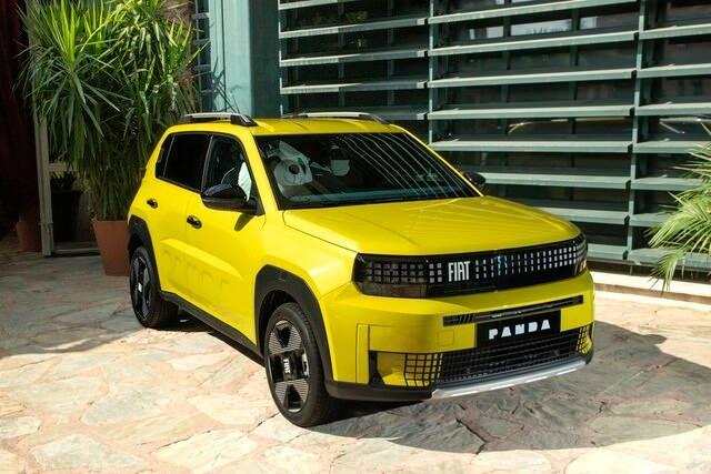 <p><strong><span style="color:#B22222">FIAT GRANDE PANDA (ELEKTRİKLİ)&nbsp;</span> &nbsp;|&nbsp; &nbsp;300 BİN TL&rsquo;YE 12 AY VADE</strong></p>

<p>&nbsp;</p>

<p><span style="color:#B22222"><strong>1.539.900 TL&rsquo;den başlayan fiyatlarla sunuluyor.</strong></span> 300 bin TL&rsquo;ye 12 ay vadeli, 0 faizli kredi imk&acirc;nı bulunuyor. Ayrıca nakit alımlarda 70 bin TL indirim avantajı sağlanıyor.</p>
