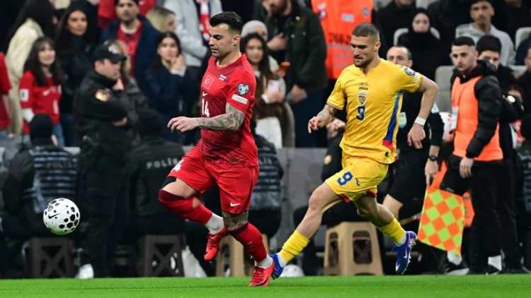 <p>G4 Media, yarı final ma&ccedil;ına ilişkin "T&uuml;rkler Arda G&uuml;ler'in muhteşem pasıyla milli takımımızı cezalandırdı" s&ouml;zlerine yer verdi ve "Romanya, D&uuml;nya Kupası i&ccedil;in d&ouml;rt yıl daha beklemek zorunda kalacak." dedi.</p>
