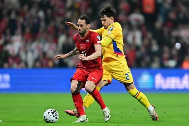 <p>Prosport ise <strong>"T&uuml;rkiye yenilgisinden sonra Romanya semalarına karanlık &ccedil;&ouml;kt&uuml;."</strong> dedi.</p>
