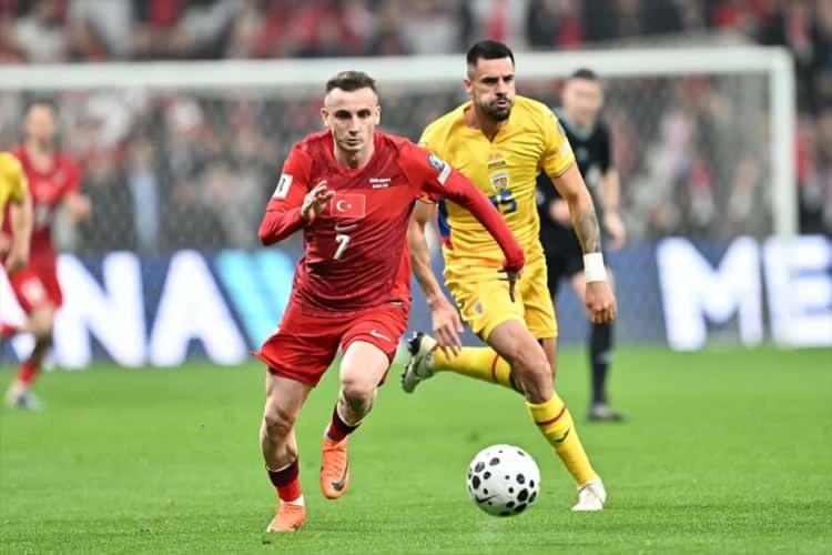 <p><strong>İstanbul'da tamamen savunmaya dayalı bir oyun sergileyen Romanya kıl payı kaybetti.</strong></p>
