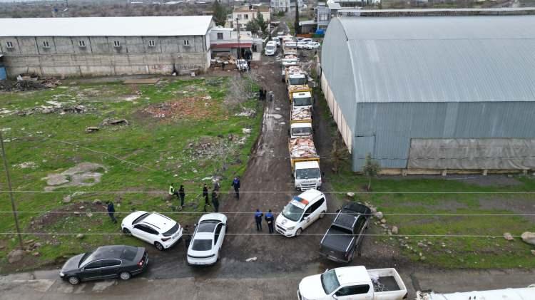 <p><span style="color:rgb(165, 42, 42)"><strong>50 TON BOZUK ET İMHA EDİLDİ&nbsp;</strong></span></p>

<p>&nbsp;</p>

<p>Zabıta M&uuml;d&uuml;rl&uuml;ğ&uuml; ile İl&ccedil;e Tarım ve Orman M&uuml;d&uuml;rl&uuml;ğ&uuml; ekipleri tarafından depoda yapılan incelemelerde son kullanma tarihi ge&ccedil;tiği belirlenen<strong><em>&nbsp;50 ton tavuk ve tavuk &uuml;r&uuml;n&uuml; ele ge&ccedil;irildi.</em></strong></p>
