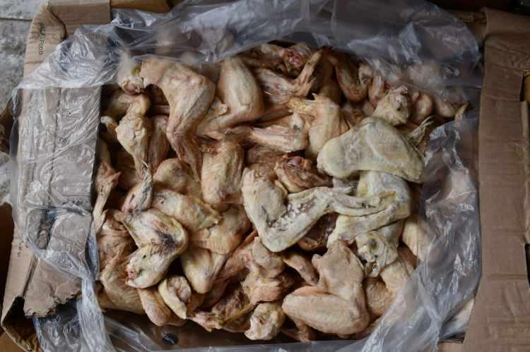 <p>Takip sonucu yeri tespit edilen depoya ekipler baskın d&uuml;zenledi.&nbsp;</p>
