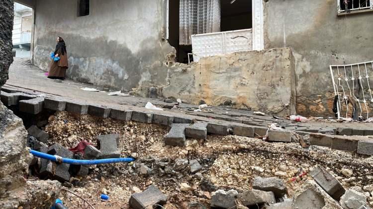 <p>Eyy&uuml;biye il&ccedil;esine bağlı Sel&ccedil;uklu Mahallesi&rsquo;nde ise sel sularının bastığı evdeki hasarın boyutu, g&uuml;n ağarınca ortaya &ccedil;ıktı.</p>
