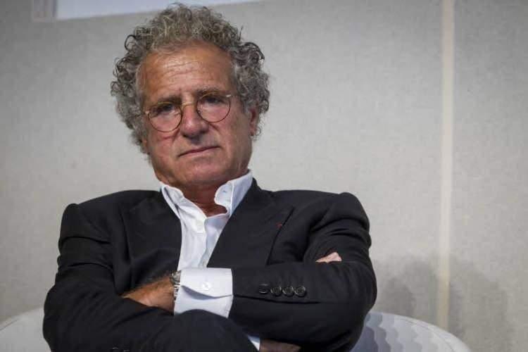 <p><strong><span style="color:#B22222">44)&nbsp; LAURENT DASSAULT&nbsp;</span> | 10,6 MİLYAR DOLAR</strong></p>

<p>&nbsp;</p>

<p>Laurent Dassault, Dassault ailesinin iş ve yatırım alanındaki en etkili isimlerinden biri olarak biliniyor. Serveti, başta havacılık ve savunma sanayii olmak &uuml;zere teknoloji ve medya yatırımlarından kaynaklanıyor.</p>
