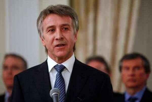 <p><strong><span style="color:#B22222">15)&nbsp; LEONID MIKHELSON</span> | 28,4 MİLYAR DOLAR&nbsp; -&nbsp; İş insanı</strong></p>

<p>&nbsp;</p>

<p>Leonid Mikhelson, Rusya&rsquo;nın en b&uuml;y&uuml;k doğal gaz şirketlerinden biri olan Novatek&rsquo;in CEO&rsquo;su olarak enerji sekt&ouml;r&uuml;nde &ouml;ne &ccedil;ıkıyor. Serveti, doğal gaz ve enerji projelerindeki yatırımlardan kaynaklanıyor.</p>
