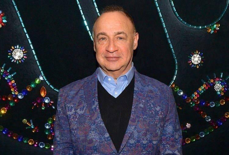 <p><strong><span style="color:#B22222">14)&nbsp; LEN BLAVATNIK&nbsp;</span> | 29,9 MİLYAR DOLAR&nbsp; - İş insanı</strong></p>

<p>&nbsp;</p>

<p>Len Blavatnik, İngiltere merkezli yatırımcı ve iş insanı olarak enerji, medya ve kimya sekt&ouml;rlerinde geniş bir portf&ouml;ye sahiptir. Serveti, stratejik yatırımlar ve uluslararası iş girişimlerinden kaynaklanıyor.</p>
