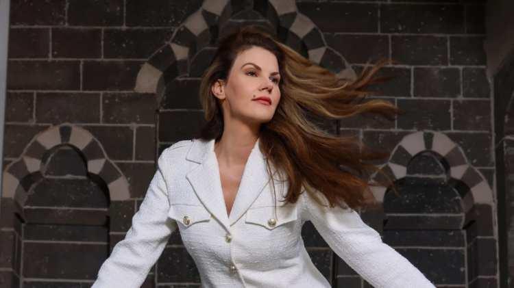 <p><strong>Başarılı kariyeri ile adından sık&ccedil;a s&ouml;z ettiren &uuml;nl&uuml; model T&uuml;lin Şahin, bu defa sağlık sorunlarıyla g&uuml;ndeme geldi.</strong></p>
