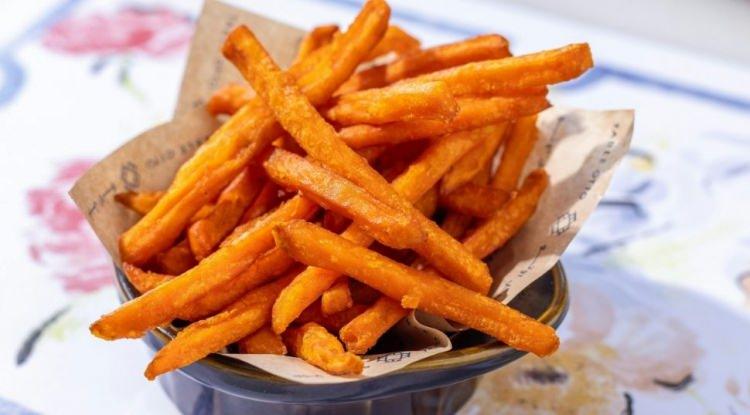 <p><strong>Patates diyetine başladığında 151.7 kilogram olan Taylor, 1 yılın sonunda tartıda inanılmaz bir sonu&ccedil; g&ouml;rd&uuml;.</strong></p>
