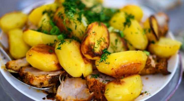 <p><strong>Tam 50 kilo veren fenomen, patates rutiniyle 98.5 kiloya ulaşmayı başardı.</strong></p>
