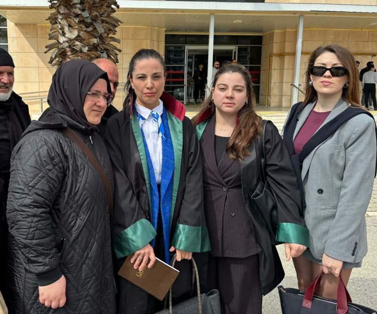 &Uuml;zerine koltuk d&uuml;şen Ebrar&rsquo;ın &ouml;l&uuml;m&uuml;ne ilişkin davada 4 sanığın cezası belli oldu