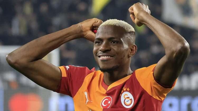 <p>Yıldız golc&uuml;n&uuml;n &Ouml;zbek'e, <strong>"Fenerbah&ccedil;e derbisine yetişeceğim. Sezon sonunda da şampiyon olacağız."</strong> dediği belirtildi.</p>
