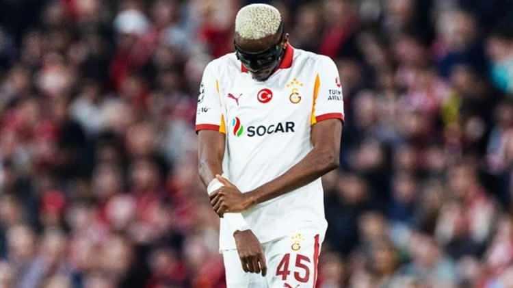 <p>Galatasaray'da Liverpool ma&ccedil;ı sonrası Sportif AŞ Başkan Vekili Abdullah Kavukcu ve kul&uuml;p doktoru Yener İnce'nin takımla birlikte İstanbul'a d&ouml;nmediği, sakatlanan Osimhen ve Noa Lang'ın başında beklediği aktarıldı.</p>
