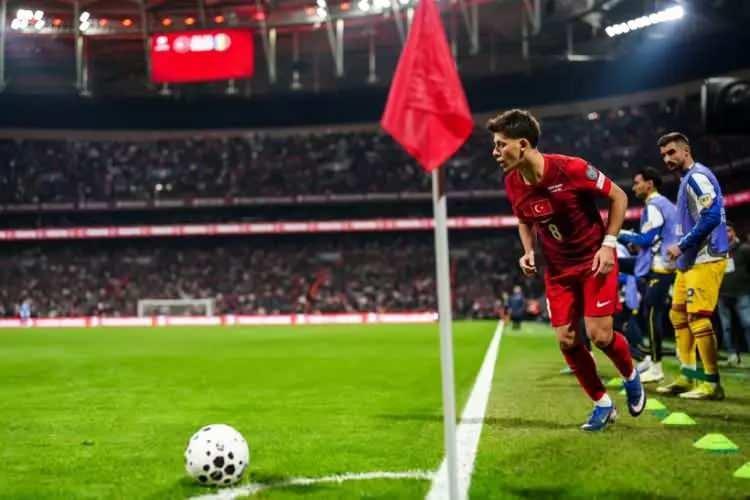 <p>T&uuml;rkiye ile Kosova arasında oynanacak m&uuml;cadele, TV8 ve EXXEN platformlarından canlı olarak futbolseverlerle buluşması bekleniyor.</p>
