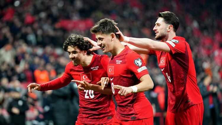 <p>M&uuml;cadele saat 21.45'te başlayacak.</p>
