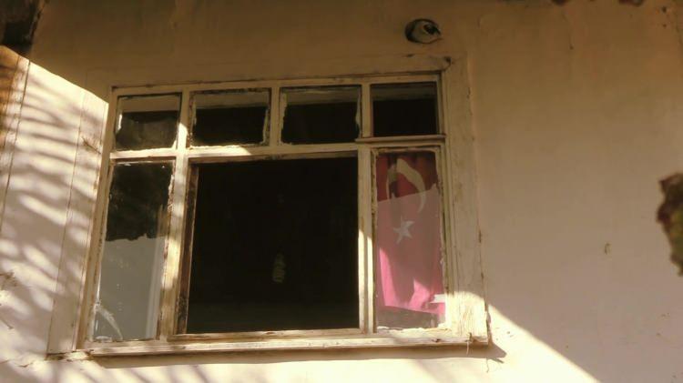 <p><strong><em>"Biz T&uuml;rklerle olan kardeşliğini, samimi ilişkilerini belgeselde anlattık. Amasya'mızın k&uuml;&ccedil;&uuml;k bir il&ccedil;esi olan G&ouml;yn&uuml;cek'e her Perşembe g&uuml;n&uuml; gidip ayakkabı tamiri yapıyor. Halkla ilişkileri de &ccedil;ok g&uuml;zel. Bunu da belgeselimizde işledik."</em></strong></p>
