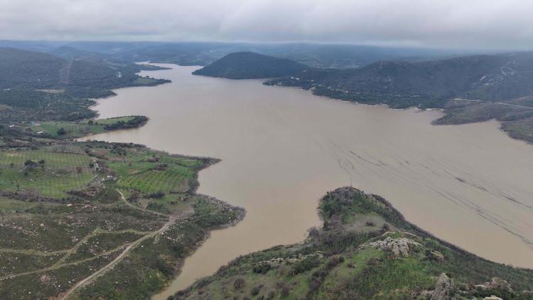 <p>&Ccedil;anakkale'de mart ve nisan aylarında etkili olan sağanak ardından kent genelindeki barajlardaki su seviyesinde ciddi oranlarda artış yaşandı.&nbsp;</p>
