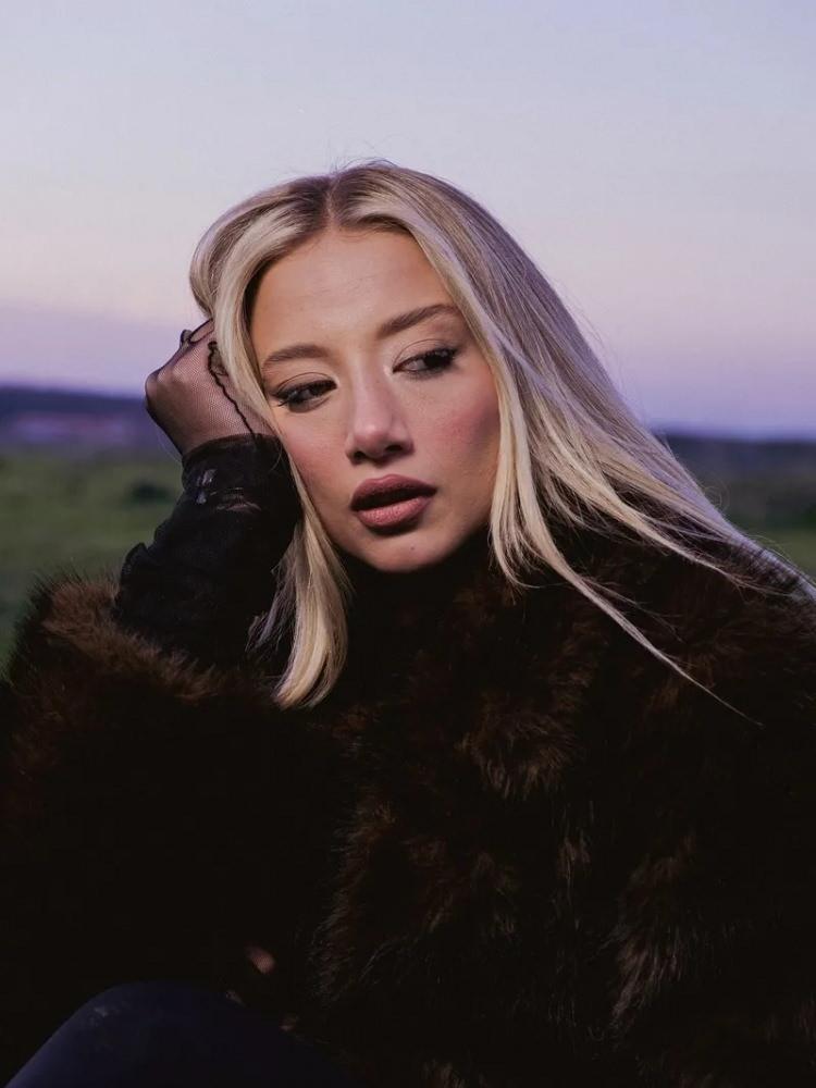 <p>21 yaşındaki futbolcu Kubilay Kaan Kundak&ccedil;ı'nın ara&ccedil; i&ccedil;erisinde uğradığı silahlı saldırı sonucu hayatını kaybetmesinin ardından başlatılan soruşturmada şarkıcı Aleyna Kalaycıoğlu, sevgilisi Alaattin Kadayıf&ccedil;ıoğlu ve t&uuml;rk&uuml;c&uuml; İzzet Yıldızhan'ın aralarında bulunduğu 7 kişi tutuklanarak cezaevine g&ouml;nderildi. Bu gelişme sonrası rap&ccedil;i Vahap Canbay, eski sevgilisi Aleyna Kalaycıoğlu ile annesi Zuhal Kalaycıoğlu hakkında su&ccedil; duyurusunda bulundu.</p>

<p>&nbsp;</p>
