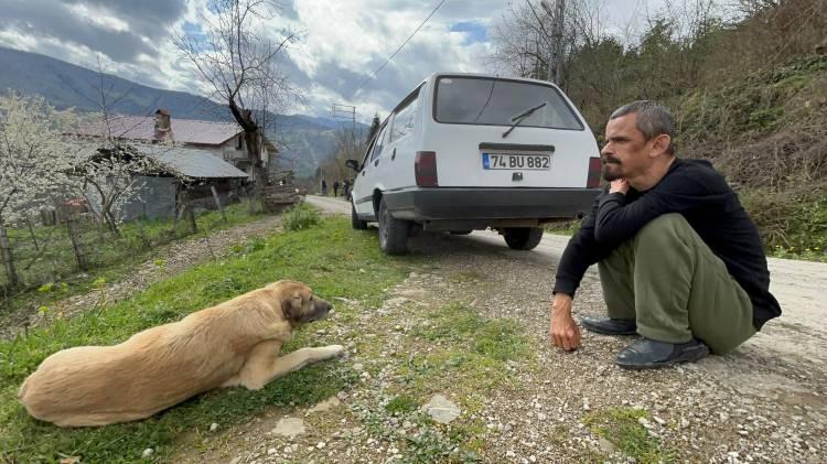 <p>Trafik kazasında &ouml;len en b&uuml;y&uuml;k ağabey Ersin Kalender'in de, 12 yıl &ouml;nce &ouml;len babası Yusuf'un ardından yaklaşık 9 yıl boyunca zihinsel engelli annesi ve 2 kardeşine baktığı belirtildi.</p>

<p>&nbsp;</p>

<p><span style="color:#A52A2A"><em><strong>KAYNAK: İHA</strong></em></span></p>

