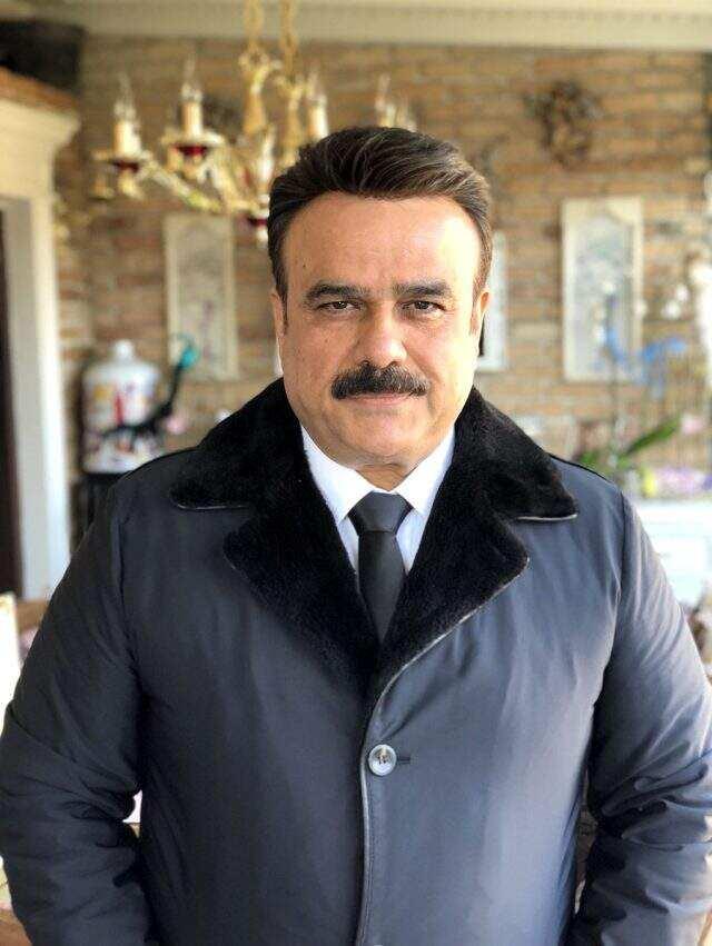 <p><strong>Arabesk m&uuml;ziğin sevilen isimlerinden birisi olan B&uuml;lent Serttaş, &ouml;zel hayatı ve sahne tarzıyla adından sık&ccedil;a s&ouml;z ettiriyor. Serttaş, &ouml;nceki akşam Kıbrıs'ta yaklaşık 1500 kişilik dev bir izleyici kitlesiyle buluştu.&nbsp;</strong></p>
