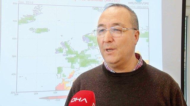 <p><span style="color:#B22222"><strong>METEOROLOJİ UZMANI &Ccedil;&Ouml;L TOZUNA DİKKAT &Ccedil;EKTİ</strong></span></p>

<p>&nbsp;</p>

<p>Meteoroloji Uzmanı Adil Tek, Orta Akdeniz &uuml;zerinden gelen yağışlı sistemin etkisini s&uuml;rd&uuml;rd&uuml;ğ&uuml;n&uuml; ancak giderek zayıfladığını belirterek, yurt genelinde yağışların hafta sonuna kadar devam edeceğini a&ccedil;ıkladı.&nbsp;</p>

<p>&nbsp;</p>
